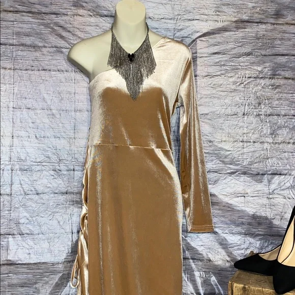 Prettygarden One Sleeve Velour Dress - Picture 2 of 10